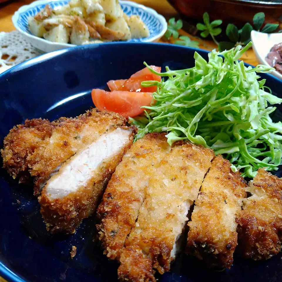 自家製塩麹でやわらかジューシー
トンカツ🐽|とまと🍅さん