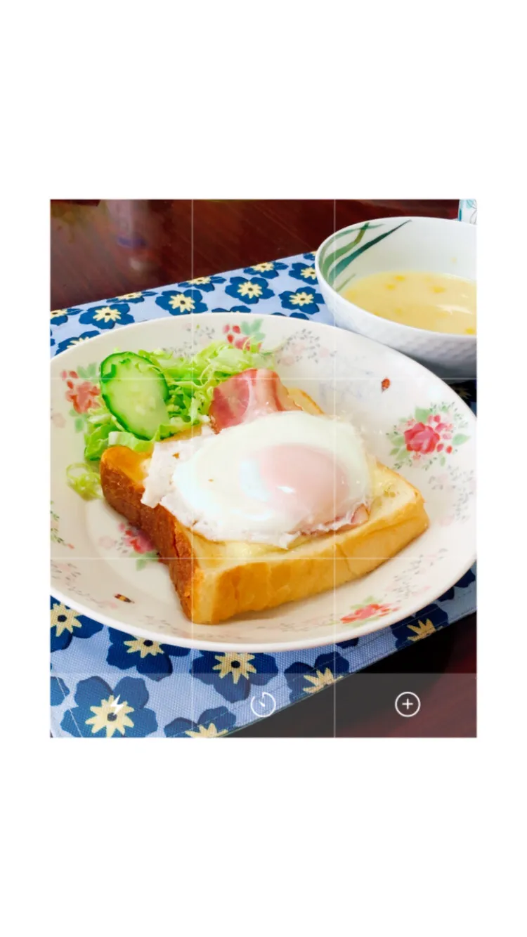 Snapdishの料理写真:ベーコンエッグトースト🍞|ここさん