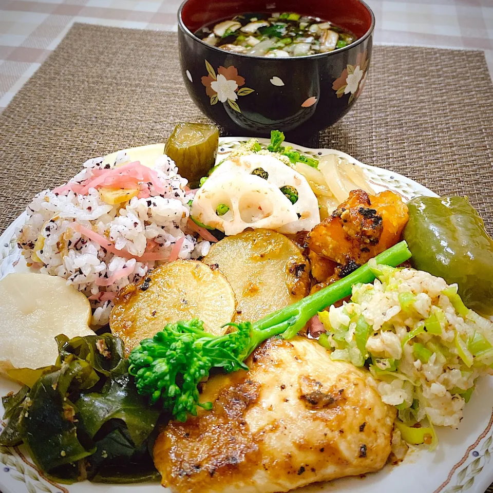 今日のお昼ごはん★鶏むね肉の酒粕照り焼き|riko30294さん