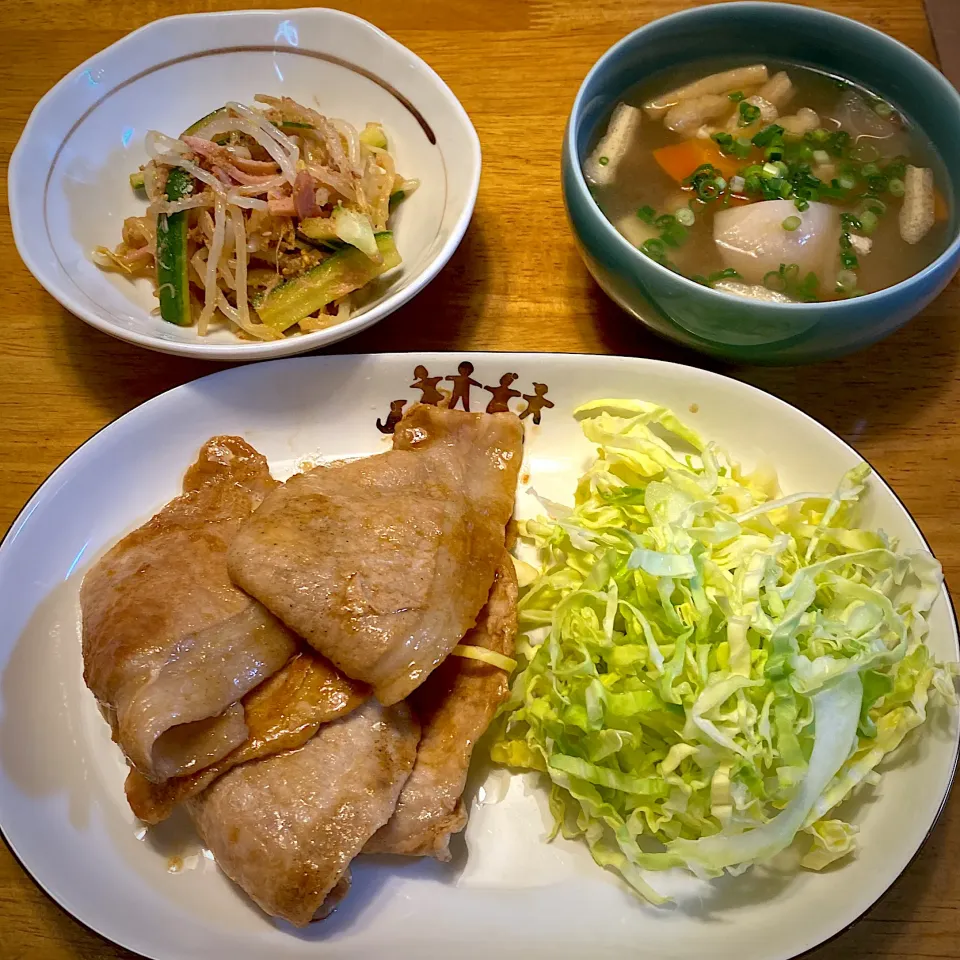 生姜焼きと、もやしと胡瓜のナムルと、けんちん汁|もえさん