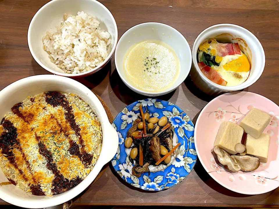 スコップコロッケ　ひじきの煮物　高野豆腐と椎茸の煮物　卵とほうれん草のココット焼き　コーンスープ|おさむん17さん