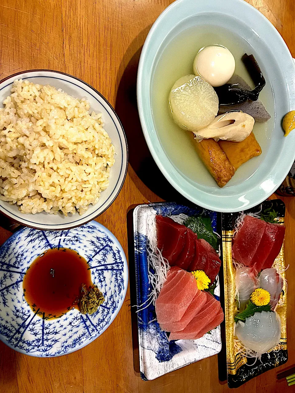 Snapdishの料理写真:基本ほぼ魚系で！ #夕飯　あきたこまち玄米ミックスロウカット玄米ご飯、お刺身各種、おでん|ms903さん