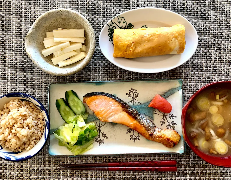 Snapdishの料理写真:焼鮭朝御膳🍚明太だし巻きたまご|saoricocoさん