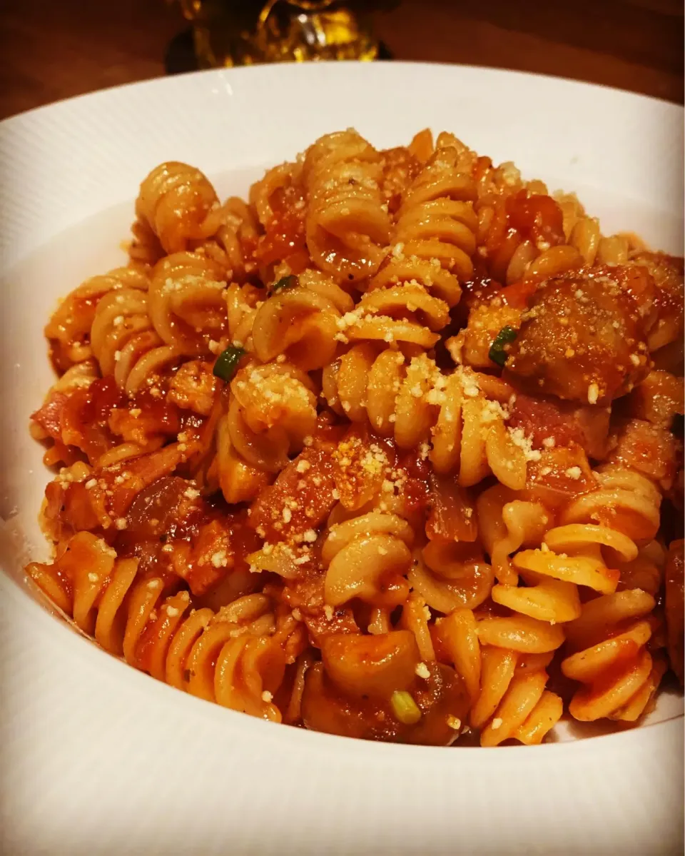 Dinner Dinner Dinner 
Fusilli Pasta 🍝 with Bacon,Tomato,Mushrooms,Garlic & Fresh Basil 
#basil #pasta #homecooking 
#chefemanuel
#homemade 
#ilovecooking|Emanuel Hayashiさん