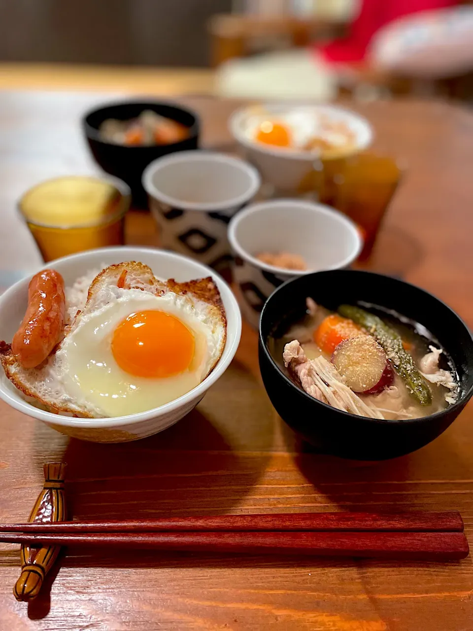 豚汁と目玉焼き納豆ごはん。|ＭＡＲＵＥ家の食卓さん