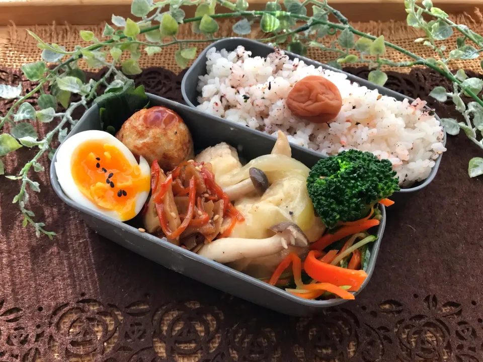 今日のお弁当～♡困ったときの鶏のクリーム煮♡|まなまな♡さん