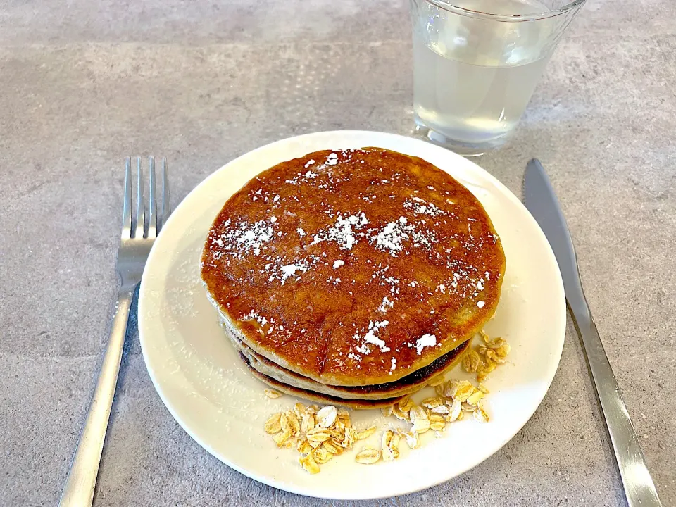 Snapdishの料理写真:オートミールパンケーキ🥞|みぃこさん