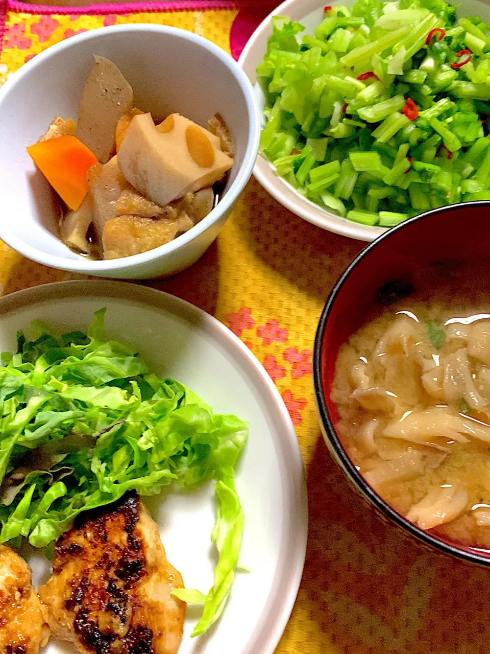 Snapdishの料理写真:鶏胸肉の麹漬け焼き　根菜の煮物　味噌汁　カブの葉の浅漬け|掛谷節子さん