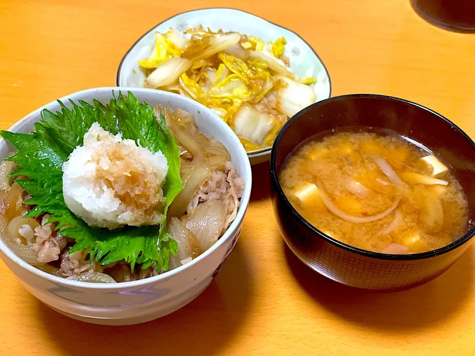 🌟おろしそポン酢牛丼🌟白菜と薄揚げの旨煮🌟味噌汁|まり＊さん