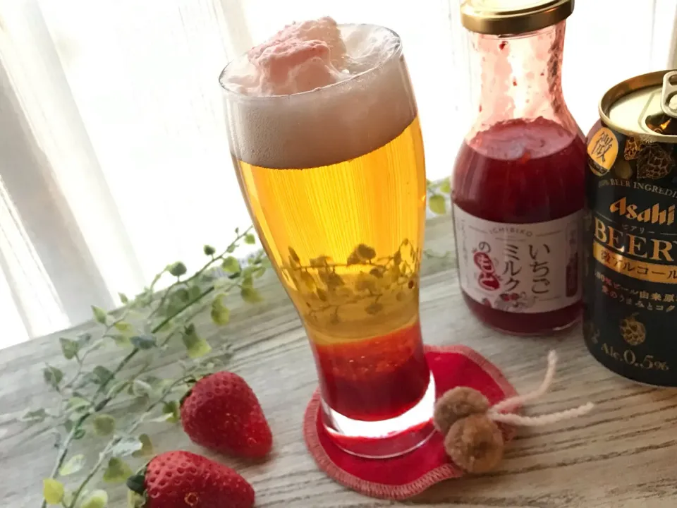 女子力高め❤️いちごミルクの素deいちごビール🍓🍺|まなまな♡さん