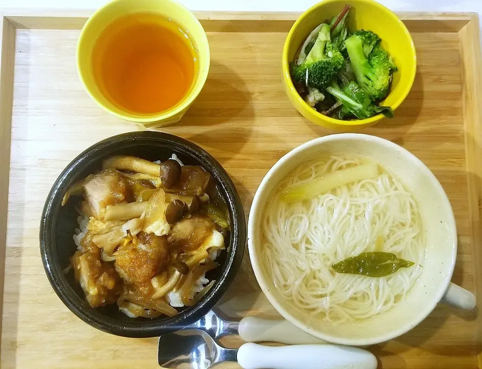 唐揚げどんぶり⭐鶏ガラスープ麺|きむめぐさん