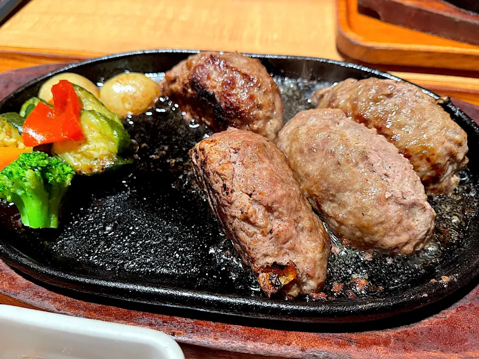 ダブルハンバーグ定食|マハロ菊池さん