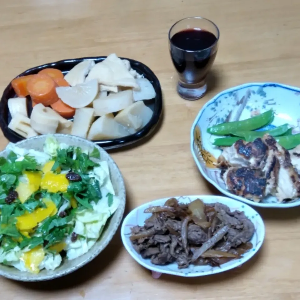 2022.2.23

きんぴら  (牛肉 ヤ―コン ゴボウ)
焼き鳥 と絹さや
根っこ野菜と揚げの煮物
サラダ(レタス 菊菜  柚子  干し葡萄)
    黒酢 アマニ油 塩 胡椒のドレッシング|tamikichiさん