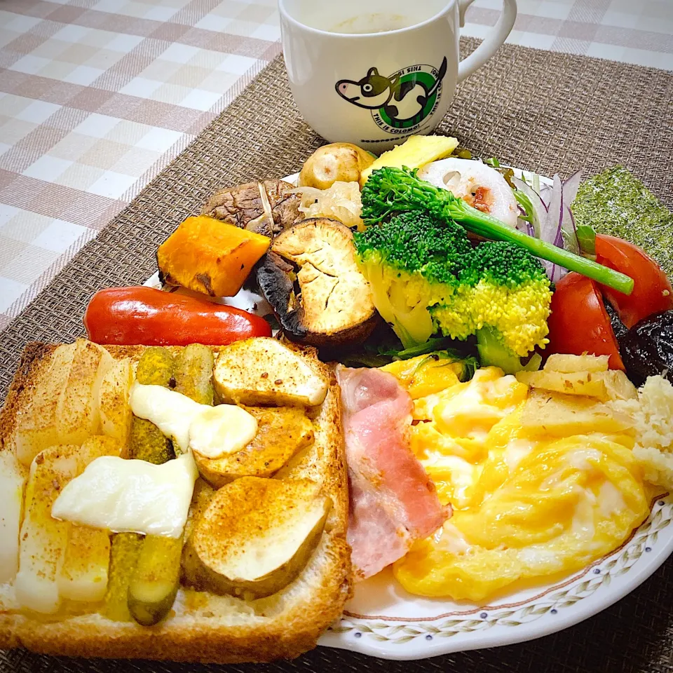 今日の朝ごはん★べったら漬けと胡瓜ピクルス、菊芋の醤油麹漬けののトースト|riko30294さん