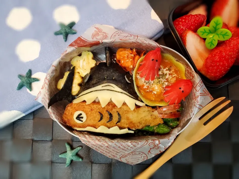 お魚ガブー!!サメ弁当|a-comamaさん