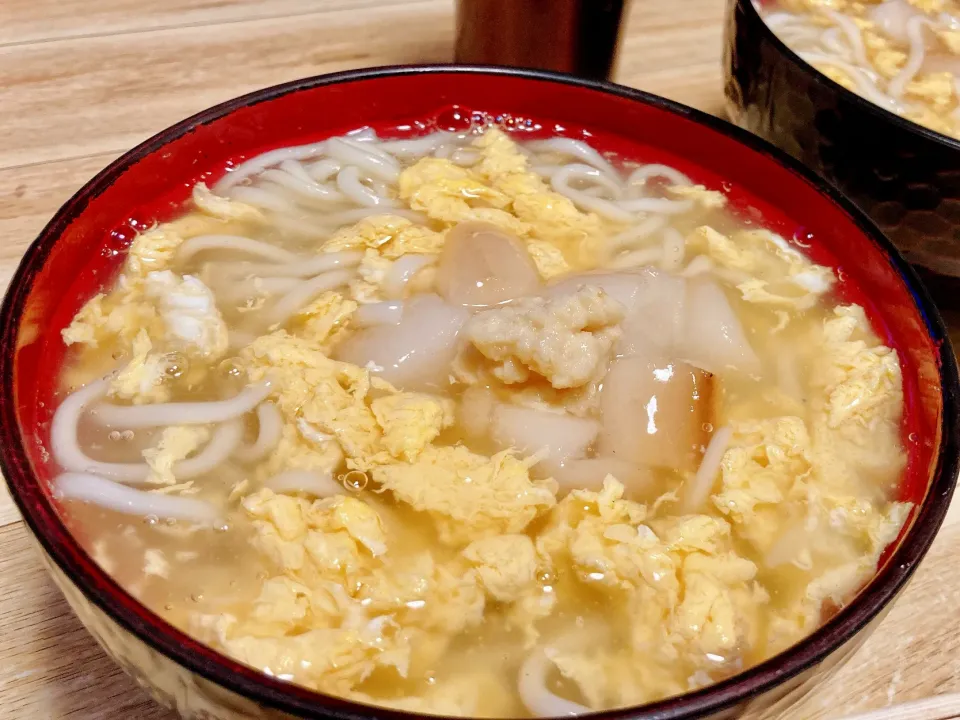 今夜の食道癌対応の喉通りメニューは、白だし＋あご出汁＋稲庭うどん＋かき卵＋水溶き片栗粉でトロ味＋お麩＋チューブの生姜😁|ジイジさん