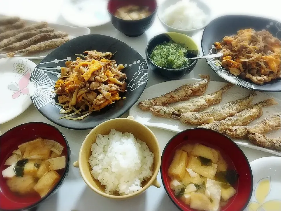 夕食(*^^*)
豚肉としめじの卵炒め
ししゃも唐揚げ
山形だし
お味噌汁(油揚げ、豆腐、ワカメ)|プリン☆さん