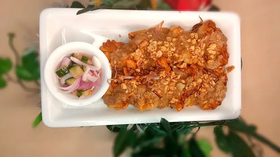 Fried chicken dumpling with peanuts sauce 

|Mrs.Tandoori Channelさん