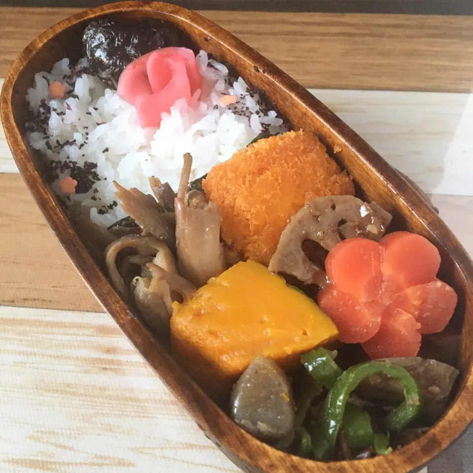 作り置きと冷食詰めただけ弁当|はるさん