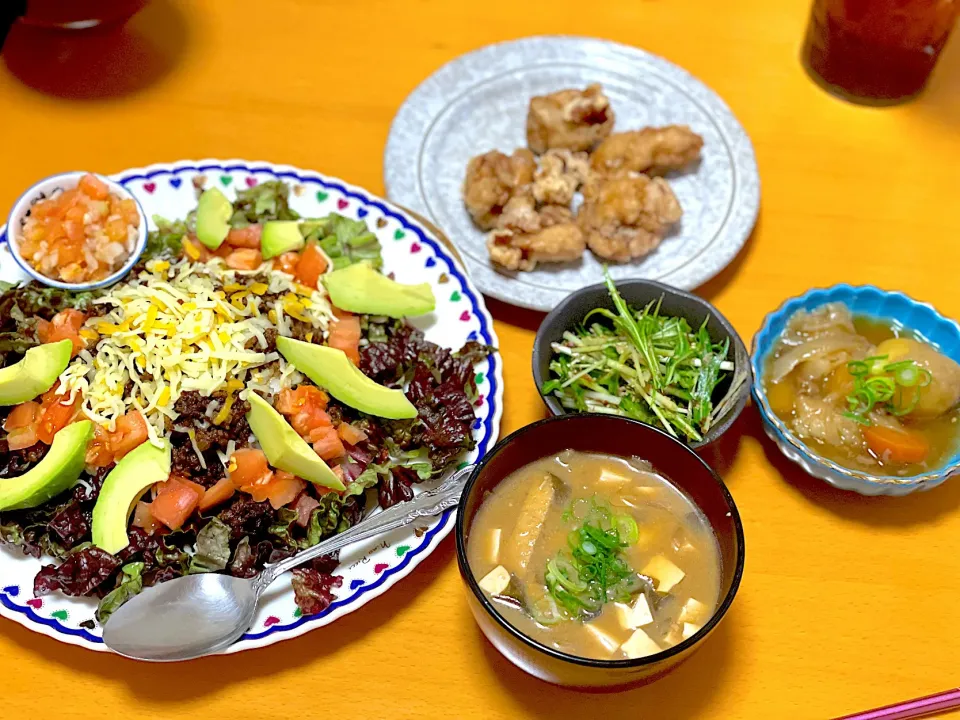 Snapdishの料理写真:タコライス🌟唐揚げ🌟水菜の胡麻おかかナムル🌟肉じゃが🌟お味噌汁|まり＊さん