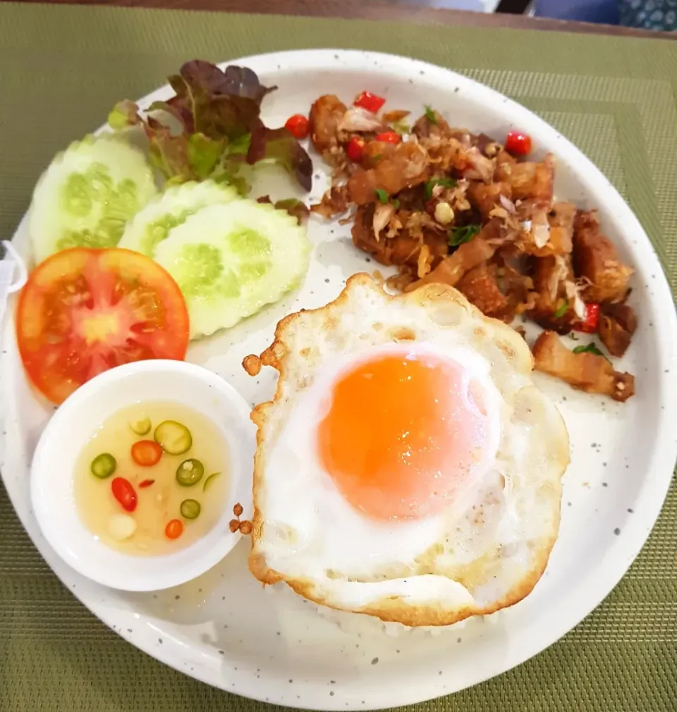 stir fry crispy pork garlic with egg and rice|patcookingfeverパットさん