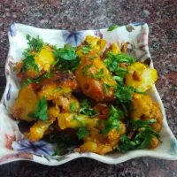 Snapdishの料理写真:Gobhi aloo fry|Varuni Joshiさん