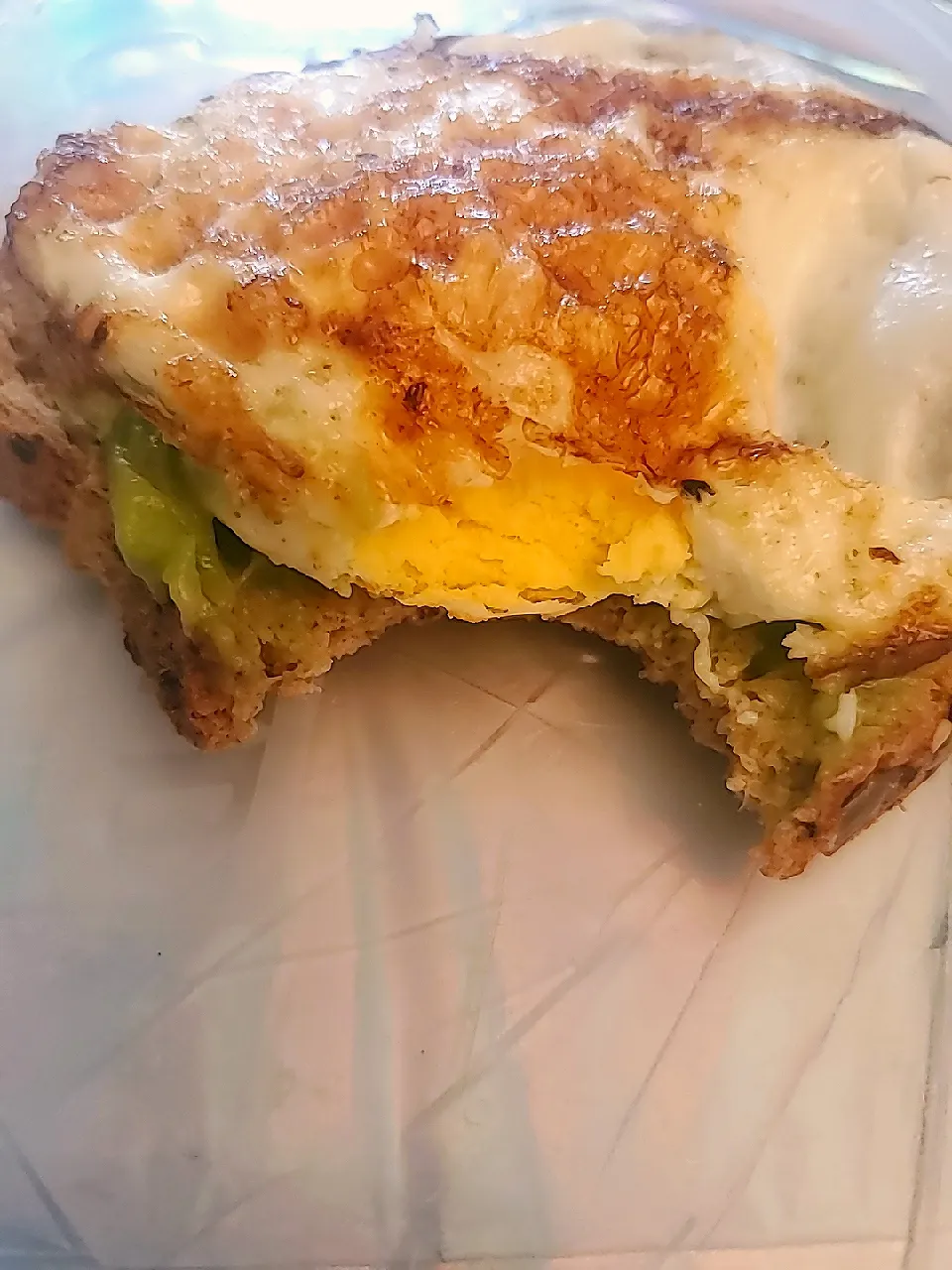 Snapdishの料理写真:Egg on Avo Toast|Ashさん