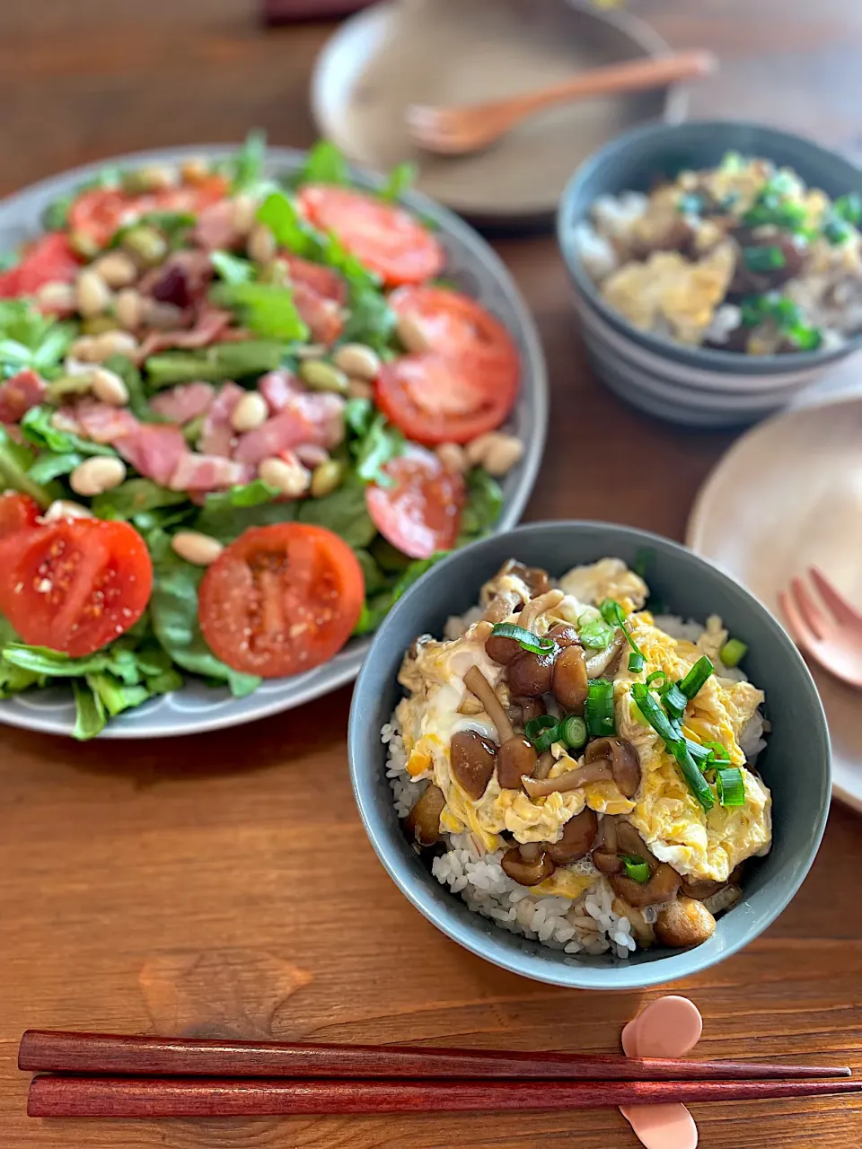 春菊のベーコンカリカリサラダ、なめこふんわり丼|ＭＡＲＵＥ家の食卓さん