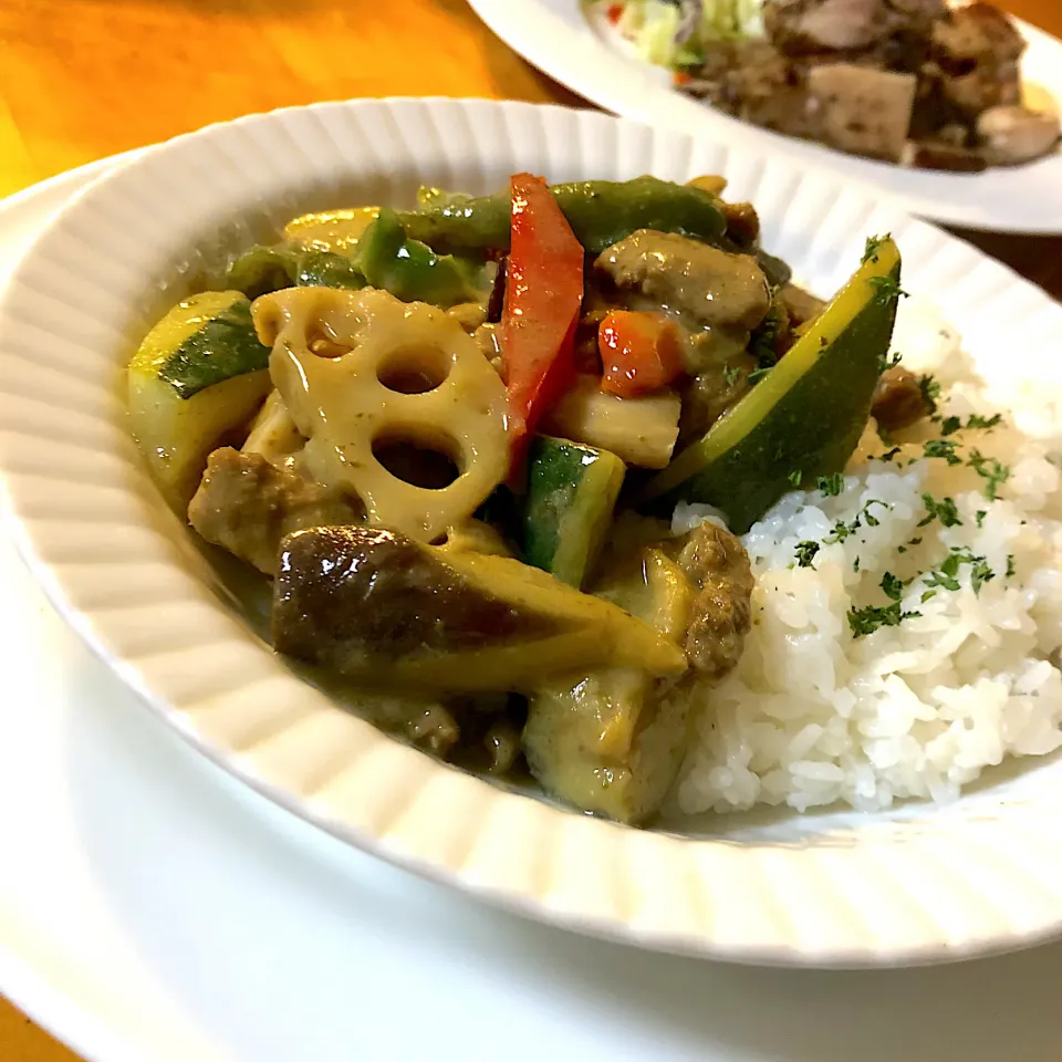 野菜たっぷりグリーンカレー|沖縄「ピロピロ」ライフさん