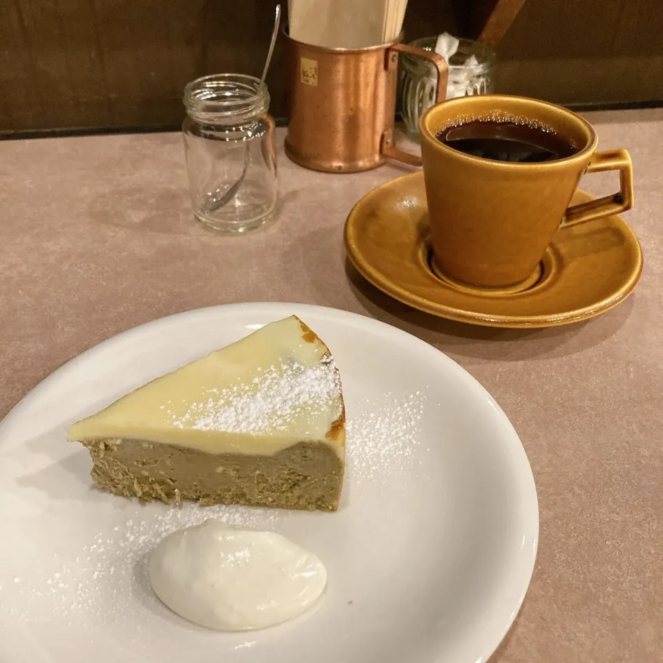 ほうじ茶みるくのチーズケーキ☕️|ちゃみこさん