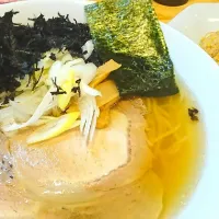 【食べログ 3.63、
ラーメンDB 82.63】
新潟中華そば うめ川
ラーチャン（煮干中華そばと
半炒飯のセット、1,050円）
＋岩のり（100円）
＠板橋区役所前5分
（赤羽から徒歩36分）
22046