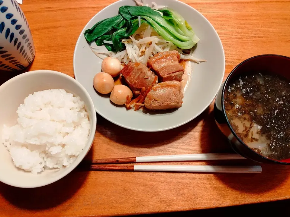 Snapdishの料理写真:豚の角煮定食|pigmegさん