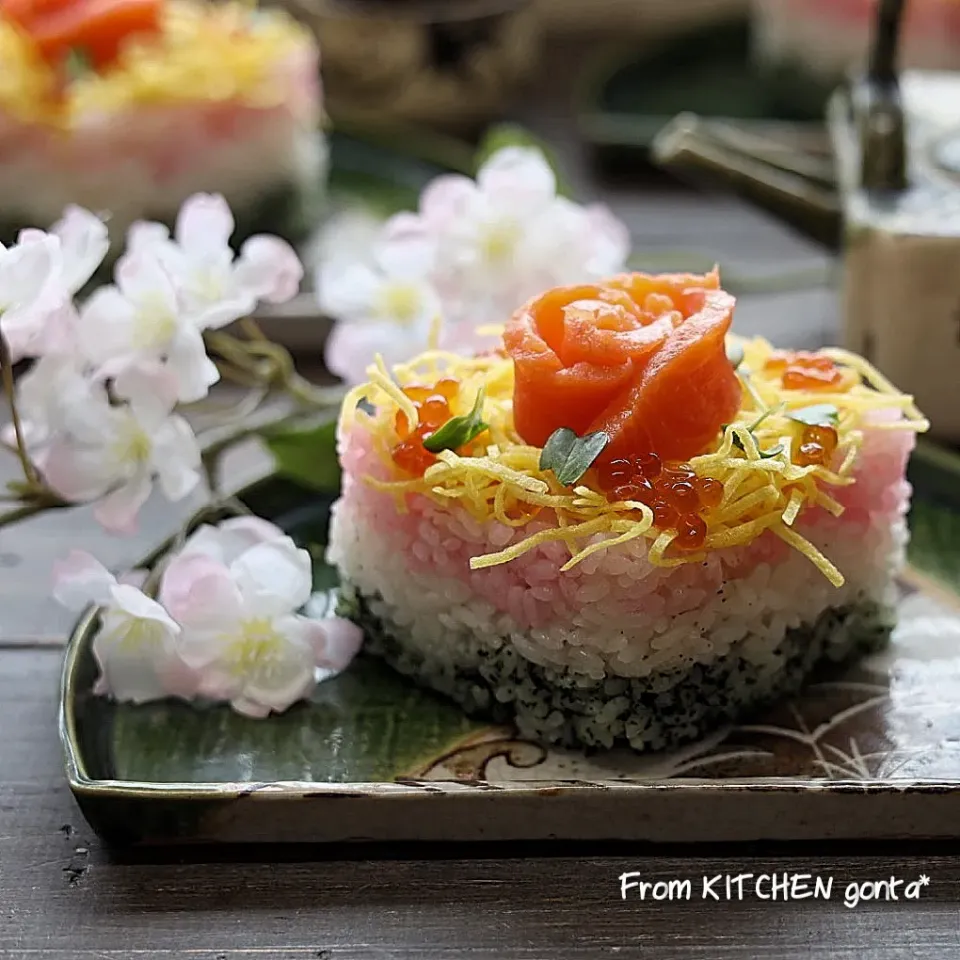 親子で作ろう🙌ひな祭りに🎎！牛乳パックで作る✨簡単押し寿司|gonta*さん