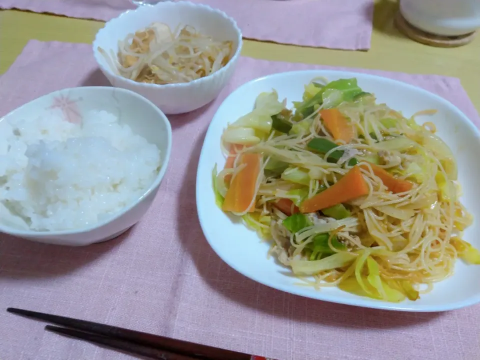 ビーフン 厚揚げともやしの煮物 ご飯|涼子さん