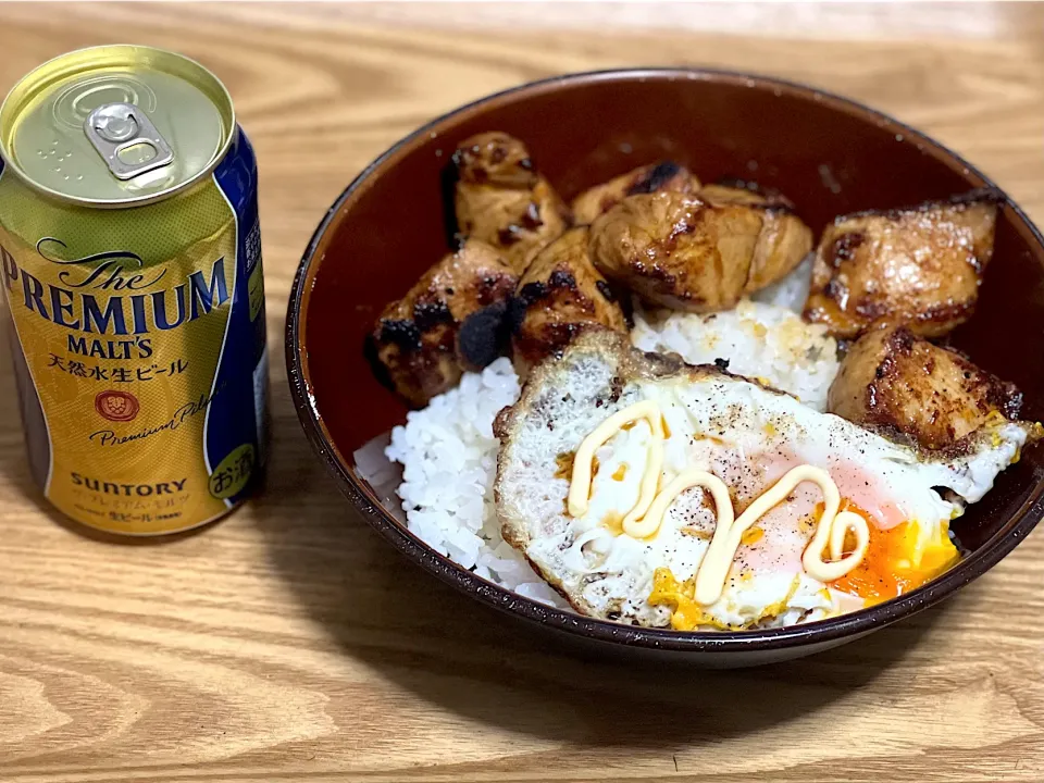 ☆トンテキ目玉焼き丼 ☆ビール🍺|まぁたんさん