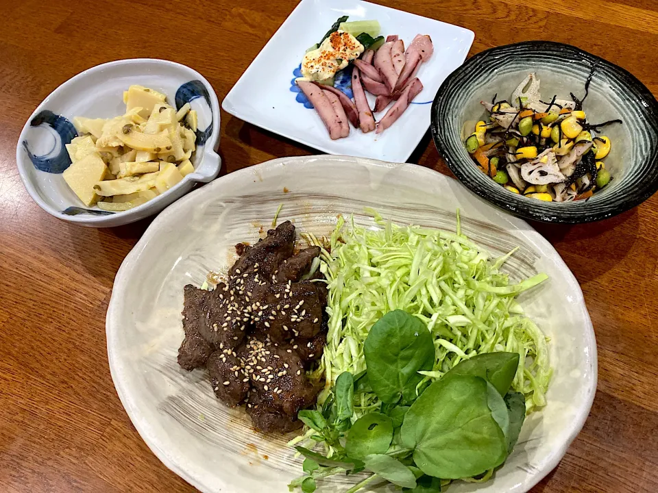 2月最終晩ご飯は　定番鯨料理🐳|sakuramochiさん