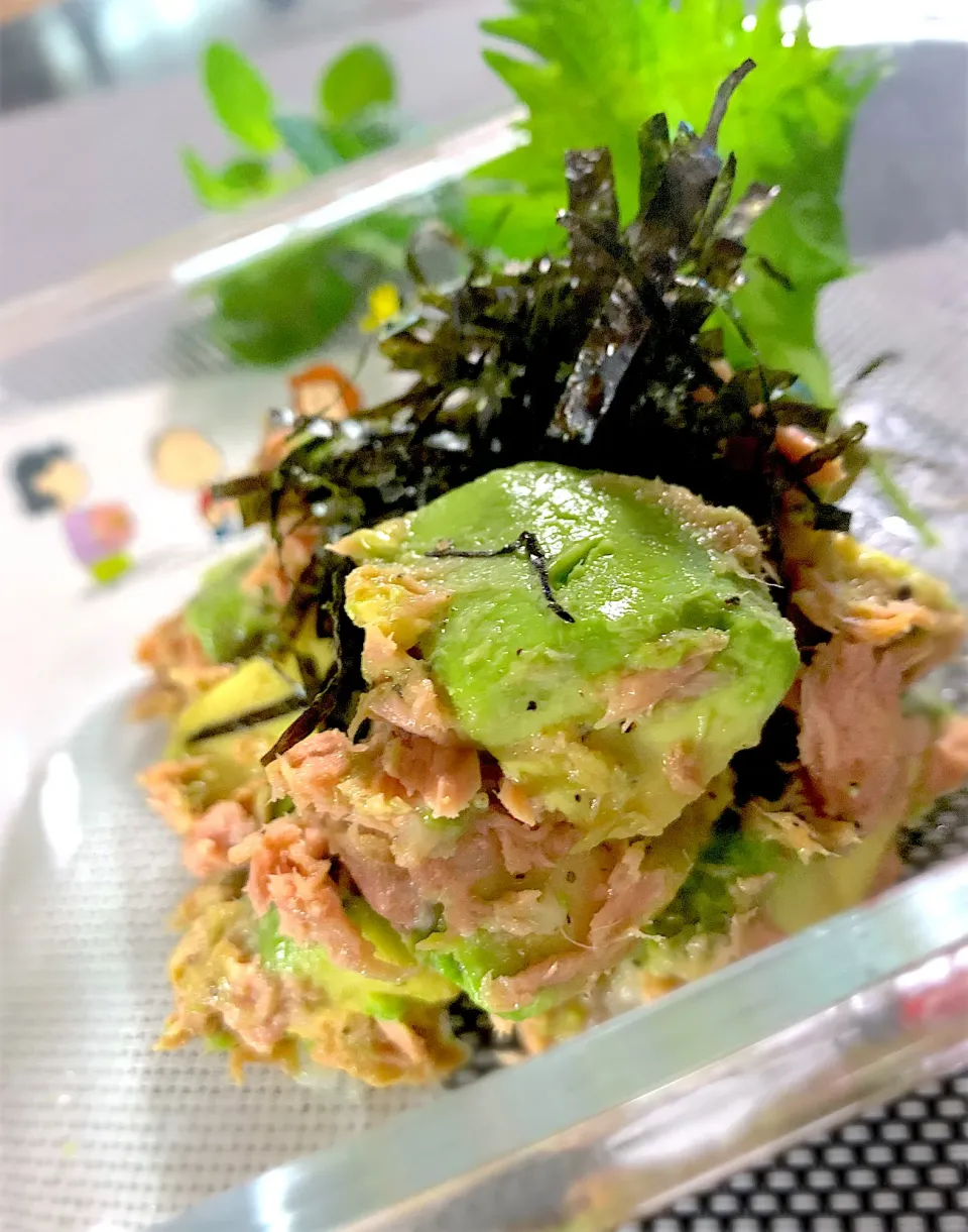 おかちさんの料理 無限アボカド🥑🍀*゜バズレシピ|シュトママさん