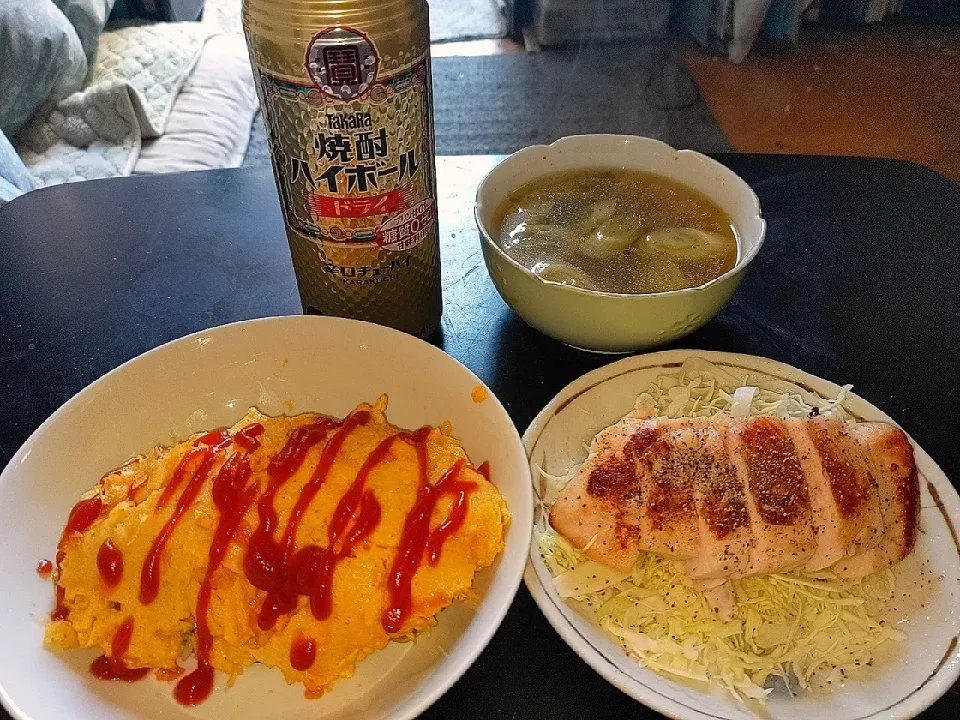 3月に突入した夜勤明けオムライス&鶏胸肉ステーキをコンソメスープとタカラハイボールで|Tarou  Masayukiさん