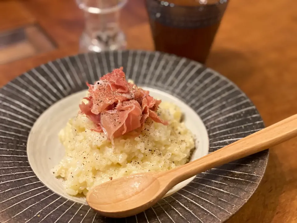 20分でできる！生ハムとチーズ🧀のリゾット☺︎|まめすけ。さん