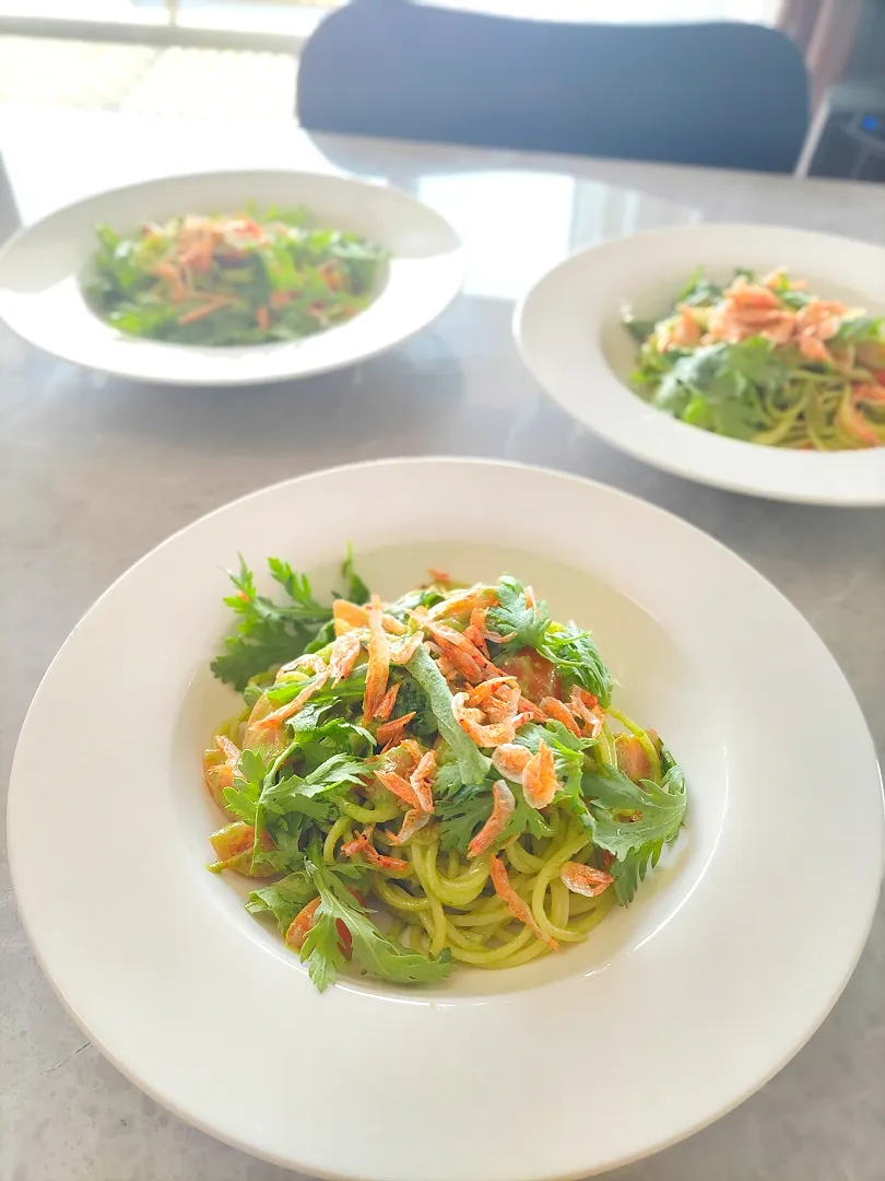 春菊と桜海老のパスタ|マイケルの料理さん