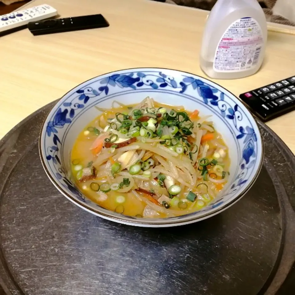 みそラーメン。
ここはとんこつ文化圏なのだが小5息子はみそラーメンが好き。|ariyo4200さん