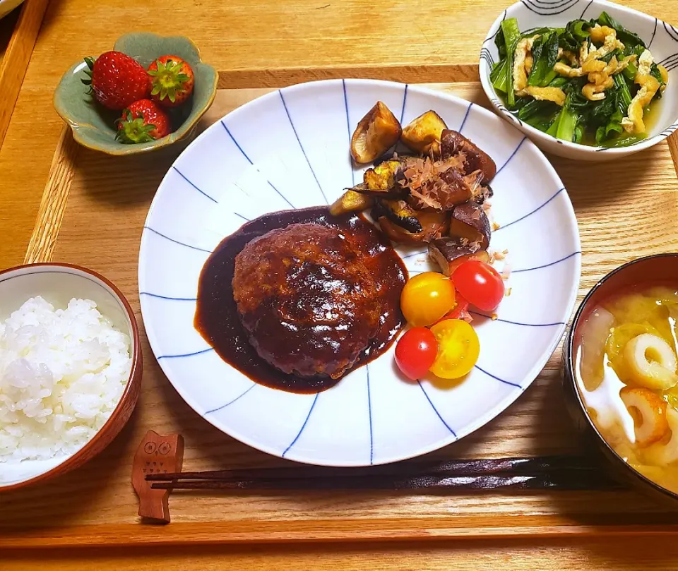 デミハンバーグ、小松菜と油揚げの煮浸し他|halさん