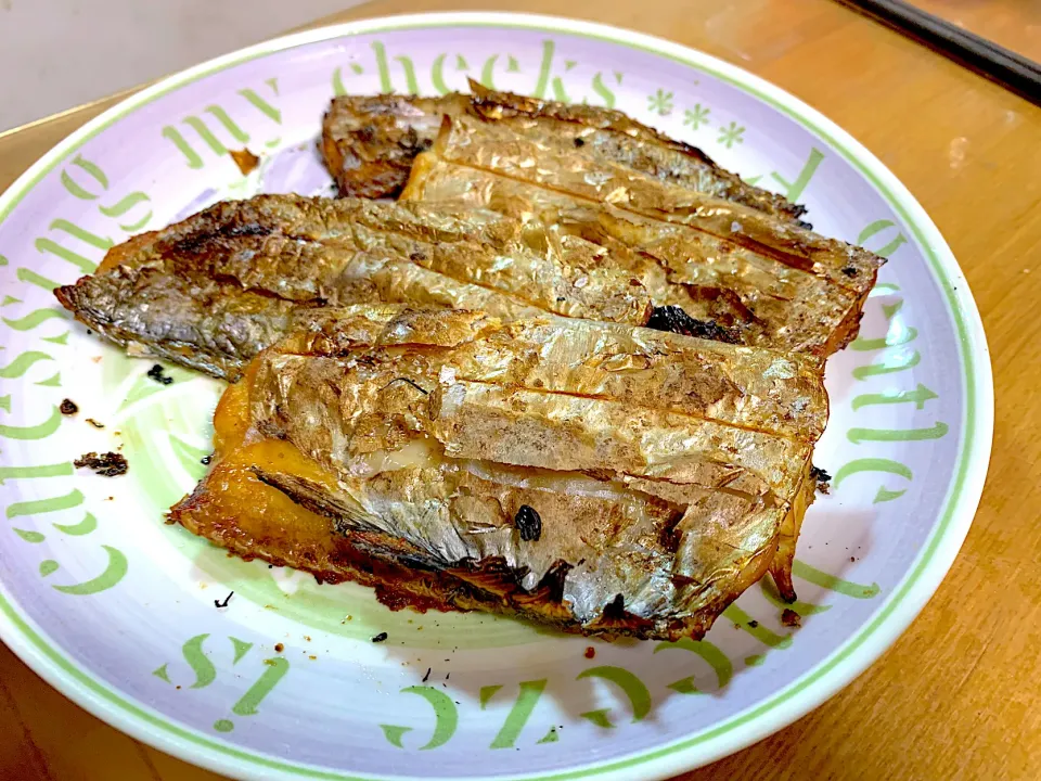 Snapdishの料理写真:横須賀鴨居産釣りたて太刀魚　塩焼き|やまひろさん