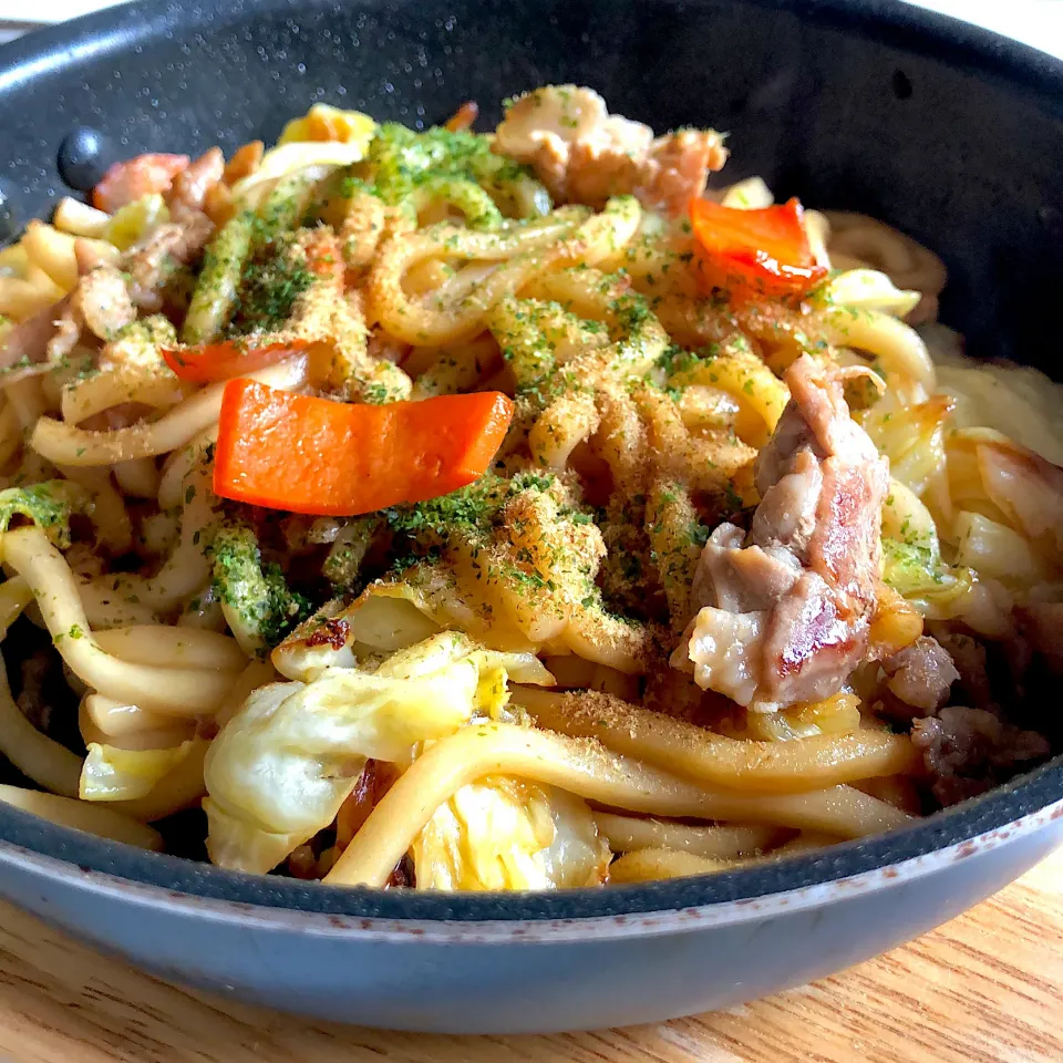 ワンパン焼きうどん|はるち- ̗̀ ☺︎  ̖́-さん