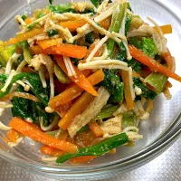ほうれん草とにんじんとえのきの胡麻和え