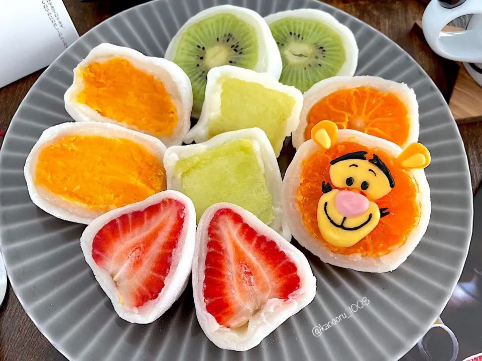 七福堂のフルーツ大福🍓🍊🥝|かおるさん