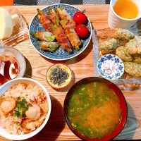 Snapdishの料理写真:ホタテの炊き込みご飯🍚|ふーさん