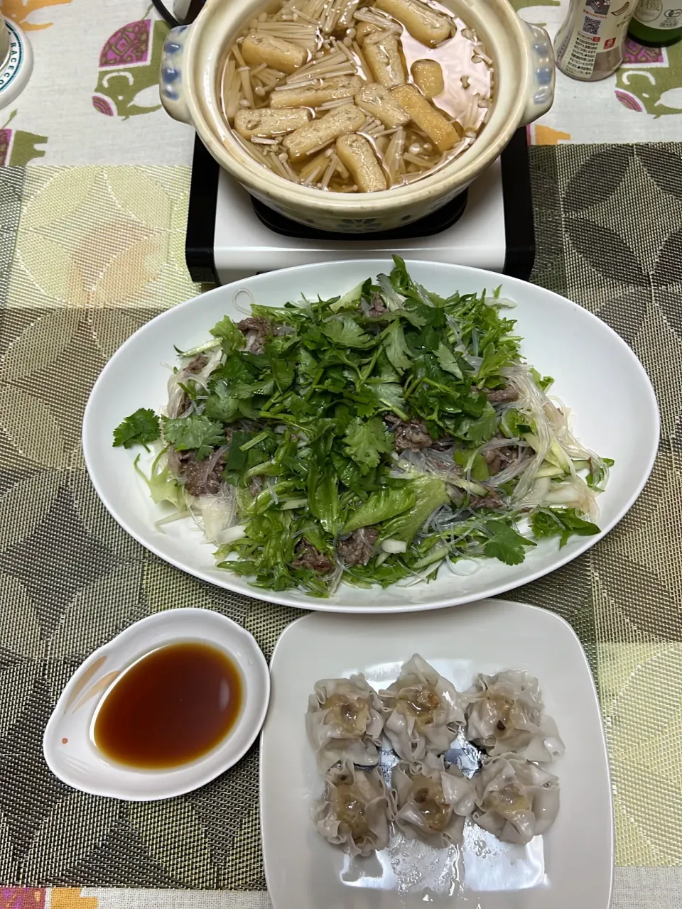 春雨と牛肉のタイ風サラダ、豆腐とえのきの小鍋、しゅうまい(冷凍)|peanutsさん