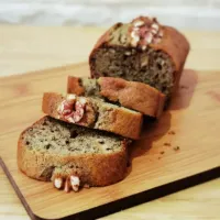 Snapdishの料理写真:Banana walnut bread|Nerine by Eisyaramlanさん