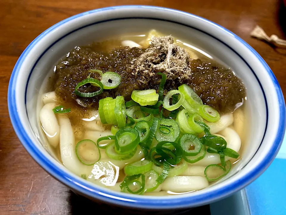 とろろ昆布うどん|はっちぃさん